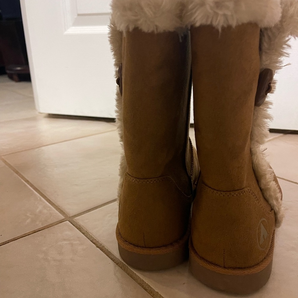 Airwalk Tan Fur-Lined Winter Boots